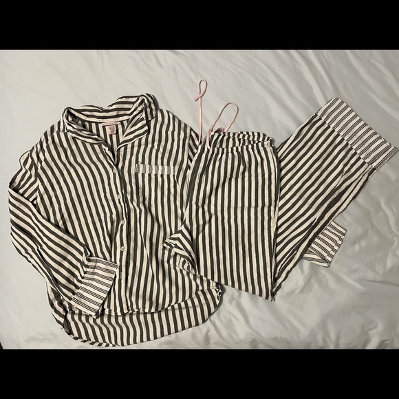 Victoria’s Secret Pajama Set - Picture 2 of 2